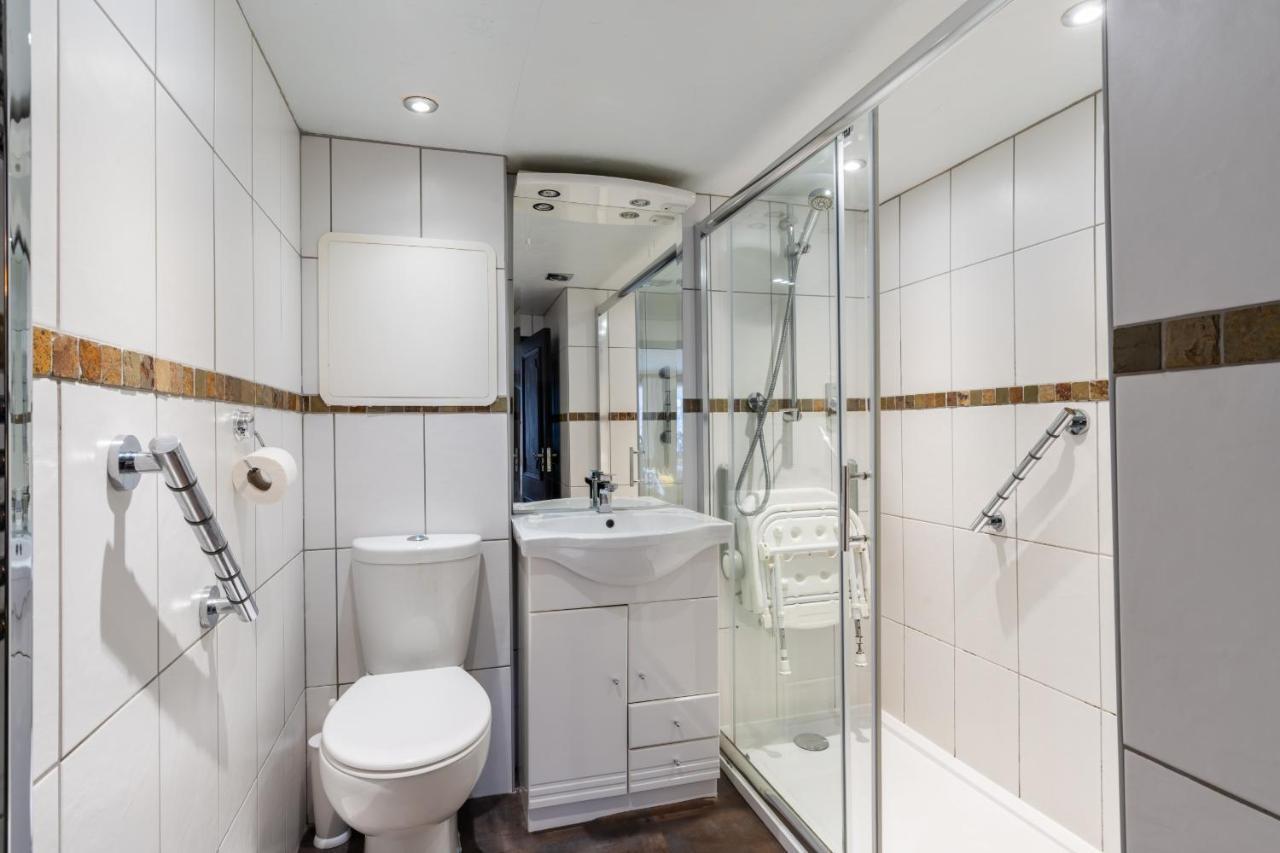 Finest Retreats - The Old Church House Inn Broadhempston Экстерьер фото