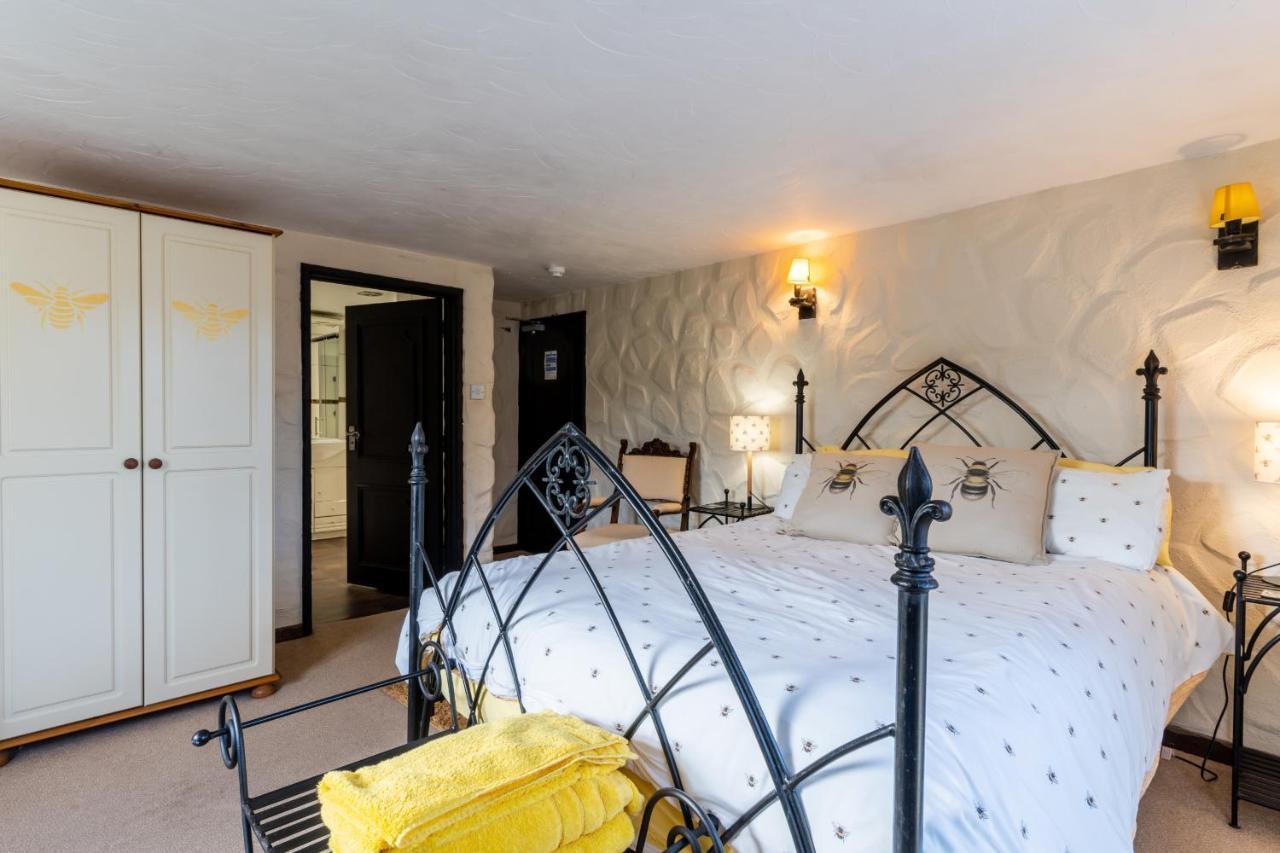 Finest Retreats - The Old Church House Inn Broadhempston Экстерьер фото